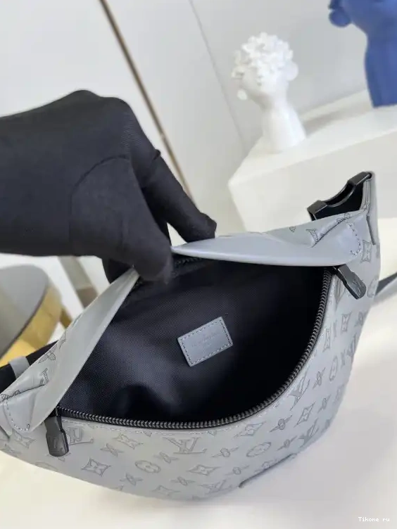 Cheap DISCOVERY LOUIS BUMBAG VUITTON 0706